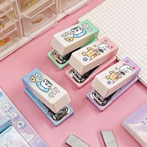 Mini Engrapadora con Diseño de Perrito, Ideal para Oficina, Hogar y Escuela, Duradera y Portátil, Juego de Engrapadoras con Diseño de Perro - Product Image 1