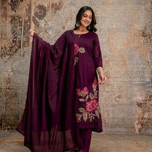 Ensemble Kurti pour femmes Twin Feet en coton Mul de qualité supérieure, brodé au point de croix, avec pantalon et dupatta - Product Image 1