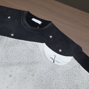 เสื้อยืดโอเวอร์ไซส์ผู้ชายผ้าคอตตอน 100% หนัก 240 กรัม ดีไซน์ประดับเพชร สไตล์ฮิปฮอป - Product Image 4