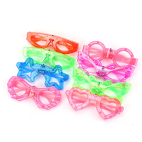 Lunettes de soleil en plastique lumineuses LED RVB Lunettes étoiles néons clignotantes pour fête et remise des diplômes Jouet et jouet pour enfants