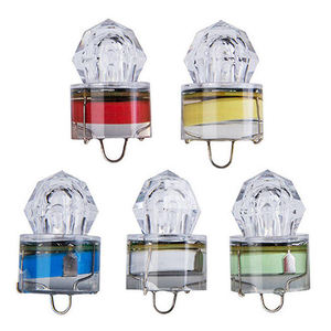 La lumière clignotante de l'appât de calmar sous-marin à LED super lumineuse attire les poissons d'eau salée <span class=keywords><strong>carpe</strong></span> pêche en eau douce pour le lac - Product Image 3