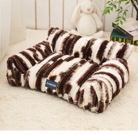 Canapé-lit confortable en peluche rayée pour chien et chat, rembourré en coton PP doux, pour intérieur, avec coussin en coton PP et base antidérapante – Vente en gros