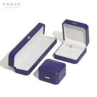 Boîte à bijoux FORTE Fashion en cuir PU violet et daim, forme octogonale arquée, avec logo personnalisé et intérieur en velours pour emballage cadeau