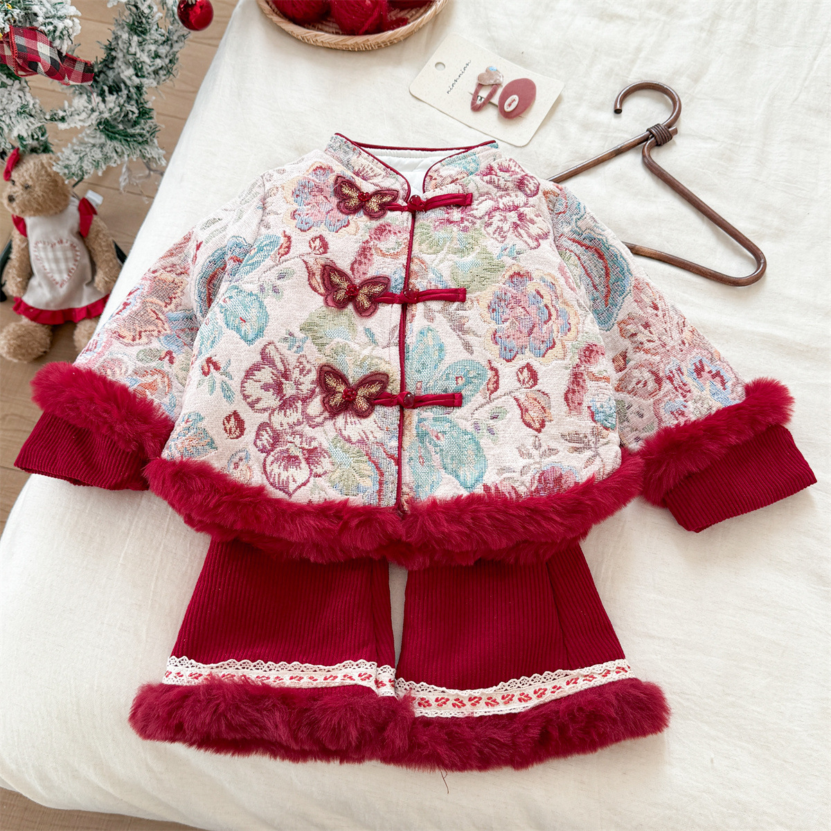 Two-piece set
