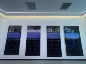 Paneles Solares Monocristalinos Bifaciales TOPCon JA <span class=keywords><strong>de</strong></span> 600W 615W <span class=keywords><strong>de</strong></span> Nivel 1 Originales, Garantía <span class=keywords><strong>de</strong></span> Rendimiento <span class=keywords><strong>de</strong></span> 30 Años - Product Image 4