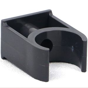 20 25 32mm UPVC Collier de serrage pour tuyau d'eau Clips en forme de <span class=keywords><strong>U</strong></span> Accessoires de raccords de tuyauterie en <span class=keywords><strong>PVC</strong></span> de qualité chimique industrielle - Product Image 1