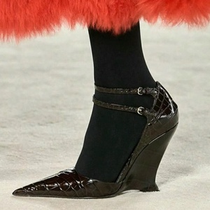 Sandales sexy à bout pointu et double bride cheville pour femme, en cuir verni imprimé léopard, talons compensés hauts, escarpins d'été - Product Image 1