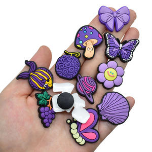 2025 mode violet Halloween sabots sandales Offre Spéciale lot personnalisé PVC souple bricolage Kawaii chaussures charme Halloween accessoire décoratif - Product Image 5
