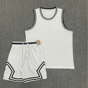 Completo Set da Allenamento Basket All'ingrosso 2026: Nuovi Pantaloncini e Canotta in Rete Stile Americano, Set Sportivo Casual ad Asciugatura Rapida di Alta Qualità - Product Image 6