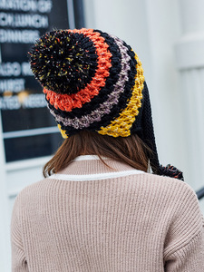 DDA2151 Phụ Nữ Lady Đầy Màu Sắc Ấm Áp Hỗn Hợp Màu Beanie <span class=keywords><strong>Earflap</strong></span> Cộng Với Nhung Hairball Mùa Đông <span class=keywords><strong>Hat</strong></span> Ba Lông Pom Pom Beanies Knit Hats - Product Image 6