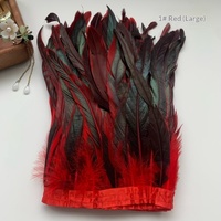 Großhandel Vorgefertigte Gefärbte Hahnenfedern 25-30cm Stoffbesatz DIY Hochzeitsdekoration Rockdekoration Kleid Bühnenkostüm
