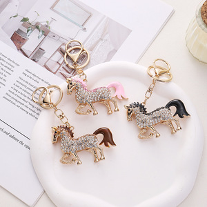 Porte-clés Cheval du Nouvel An 2026 en Strass et Émail, Porte-clés Cheval Porte-Bonheur, Cadeau Festif pour le Nouvel An Chinois et Accessoire de Sac - Product Image 5