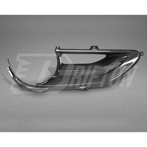 Embellecedor de luces traseras de fibra de carbono estilo Caprist para Ferrari 488 - Product Image 4