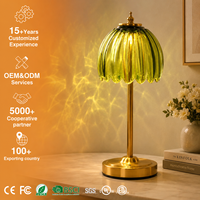 Lampe de nuit portable sans fil de luxe, idéale pour les restaurants, les bars, la décoration de la maison. Lampe de table vintage avec abat-jour en verre rechargeable