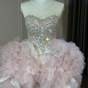 Vestido de Quinceañera Xs318, Hermoso Vestido Rosa Ilusorio con Cuello Redondo, Adornado con Cristales, Estilo Sirena, Falda con Volumen, Jancember - Product Image 6