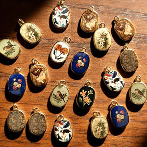 WEGOODZF Accessoires de bricolage pour colliers, boucles d'oreilles, chaussures, breloques, impression végétale, chaton mignon, <span class=keywords><strong>pendentif</strong></span> coloré pour les fêtes ou la fabrication de cadeaux - Product Image 2