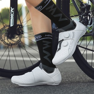 <span class=keywords><strong>Scarpe</strong></span> da Ciclismo per Uomo e Donna, per <span class=keywords><strong>Bici</strong></span> da Strada e Mountain Bike, con Attacco a Clip, Suola Rigida Leggera, Commercio Transfrontaliero all'Ingrosso - Product Image 4