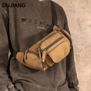 กระเป๋าคาดหน้าอกหนังแท้ดูเจียง ซูเอดสำหรับผู้ชาย กระเป๋าสะพายข้างอเนกประสงค์สำหรับการเดินทางพักผ่อน สีน้ำตาล - Product Image 1