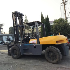Montacargas diésel TCM 10T de funcionamiento estable, vehículo de elevación industrial para logística, distribución y manipulación de mercancías. - Product Image 2