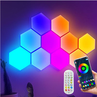 Lot de 10 appliques murales modulaires hexagonales RVB à synchronisation musicale pour salle de jeux Contrôle par application intelligente Lumière LED hexagonale