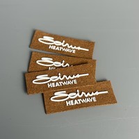 Étiquette de marque de vêtements en cuir microfibre de suède de haute qualité avec logo en caoutchouc de silicone 3D en relief