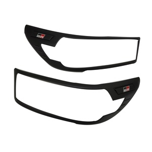 Kit de Accesorios en Negro Mate para Toyota <span class=keywords><strong>Hilux</strong></span> REVO ROCCO <span class=keywords><strong>2021</strong></span>+: Cubiertas para Faros Delanteros, Retrovisores, Manijas de Puerta, Cubiertas para el Tapa del Tanque de Combustible - Product Image 3