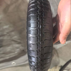 Rueda de goma neumática a prueba de golpes de 16 pulgadas 4,00-8 200kg de capacidad Neumático de aire todo terreno para carro carros de equipaje de mano y de aeropuerto - Product Image 4