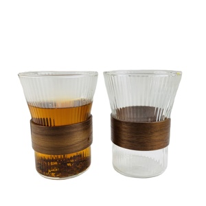 <span class=keywords><strong>Tasse</strong></span> <span class=keywords><strong>en</strong></span> verre nervuré à rayures verticales de style japonais de 300ml 10oz <span class=keywords><strong>tasse</strong></span> à café goutte à goutte avec manchon <span class=keywords><strong>en</strong></span> <span class=keywords><strong>bois</strong></span> - Product Image 1