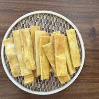 Friandises à mâcher pour chiens, au bœuf enrobé de sauce, à base de peau de bœuf, riches en protéines, sans céréales, OEM, conformes aux normes FDA, Chine, 1kg/100g/50g, personnalisables