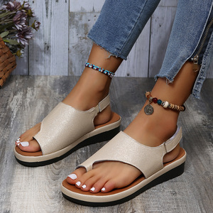 Nouvelles <span class=keywords><strong>sandales</strong></span> tendance pour femmes, respirantes, à semelle souple, décontractées, pour l'extérieur, style Europe et Amérique - Product Image 3