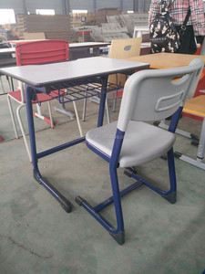 Bureau et chaise d'étudiant modernes en bois d'occasion pour l'école - Product Image 3