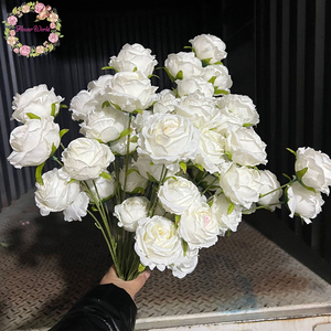 5 Rose Artificiali in Seta Bianca per Matrimoni, Decorazione per Hotel e Casa - Product Image 1