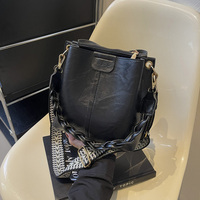 Bolso Tipo Cubo de Material Premium, Lujoso y Duradero, Diseño Emmerzak, Ligero, Transpirable y Único