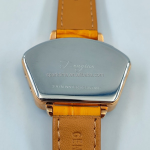 นาฬิกาควอตซ์สแตนเลสสตีลขายดีจาก SPARKTIME สายหนัง หน้าปัดคริสตัลแซฟไฟร์ ประดับเพชร ดีไซน์หน้าปัดโดดเด่น กันน้ำ 3ATM - Product Image 4