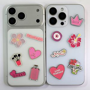 Модный современный металлический значок для женщин с эмалью в форме сердца для повседневного декора телефона и украшения - Product Image 1