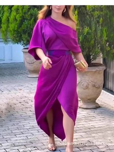 Abbigliamento Femminile Plus Size in Stile Europeo e Americano, Abito Lucido Monospalla Asimmetrico con Cerniera e Pieghe - Product Image 4