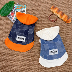 Sudadera con Parches de Mezclilla para Mascotas FW26042 Naranja Blanco Otoño Invierno Ropa Cómoda para Perros y Gatos - Product Image 3