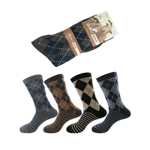 Calzini medi in lana pesante e morbida lavorata a maglia di lusso con motivo Argyle per la stagione invernale - Product Image 1