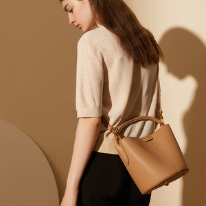 Sacs à main en cuir pour femme Cuir de Fleur Pleine Femme Seau Bandoulière Sacs à Main Usine Chine Gros Livraison Gratuite - Product Image 2