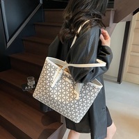Sac fourre-tout portable à fermeture imprimée personnalisée Sac à main bandoulière de luxe de grande capacité en PU pour femmes