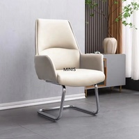 Chaise de conférence ergonomique confortable à dossier moyen en cuir blanc cassé, chaise de réception moderne avec accoudoirs pour bureau
