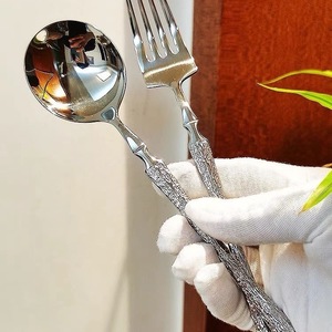 Ensemble de couverts en acier inoxydable 304 à texture écorce, couteau à steak et fourchette à taille fine, cuillère à dessert ronde de luxe pour hôtel et restaurant - Product Image 4