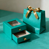 Mini-sacs et boîtes d'emballage pour bijoux, boîte à bagues personnalisée en carton avec fenêtre frontale, type tiroir, boîte à bijoux de luxe avec ruban de tirage