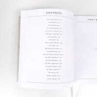Livre de souvenirs personnalisé gris pour bébé, journal de la première année de la vie, livre de suivi des cinq premières années, cadeau de naissance, unisexe, couverture rigide en lin