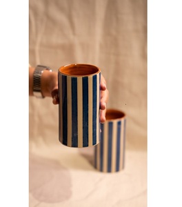 Vaso/Jarrón de Cerámica Artesanal Premium de Gres de Alta Cocción con Rayas Azul Índigo, Duradero, Apto para Microondas y Horno, Cultura Tribal - Product Image 1