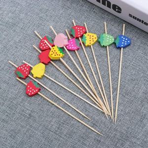 Brochettes à cocktail en bambou multicolores en forme de fraise, 4,72 pouces, paquet de 100 pièces, mignonnes, décoratives pour charcuterie, anniversaire, <span class=keywords><strong>sandwich</strong></span> - Product Image 4