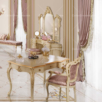 Ensemble de commode antique de luxe avec miroir doré, coiffeuse et table de maquillage pour chambre à coucher