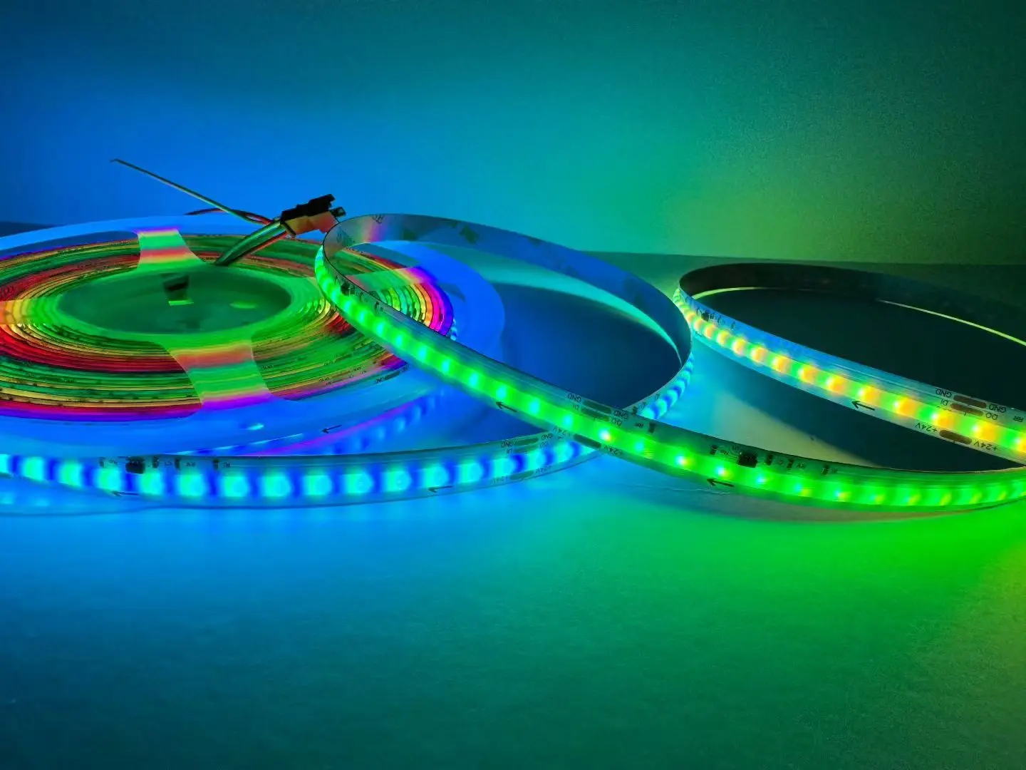 RGB Iridescent576-bead COB LED Light Strip, 10 mm Wide, with a protection Rating of IP20, Powered by 24V. · image 3