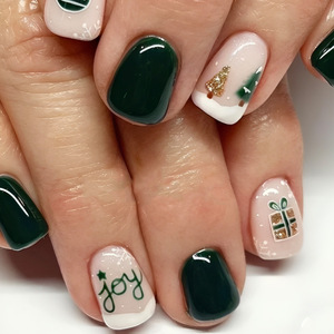 Uñas Postizas Cortas Cuadradas Verde Oliva con Diseño Navideño, Lindas Uñas Postizas con Dibujos Animados de Árbol de Navidad, Brillantes y con Purpurina para Manualidades Navideñas - Product Image 1