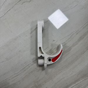 Support de fixation en plastique robuste pour câble Gl-Pvc68, idéal pour la gestion des câbles - Product Image 4